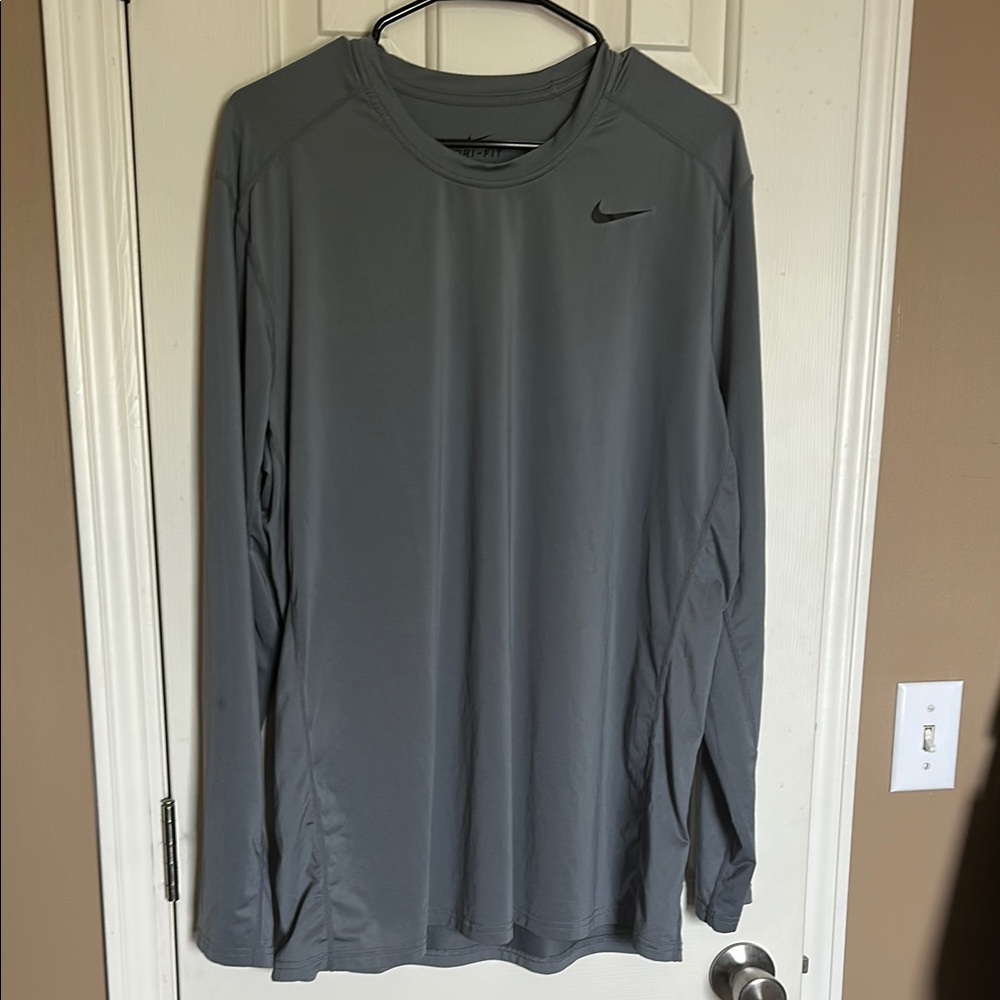 Nike Gray Long Sleeve Athletic Tee